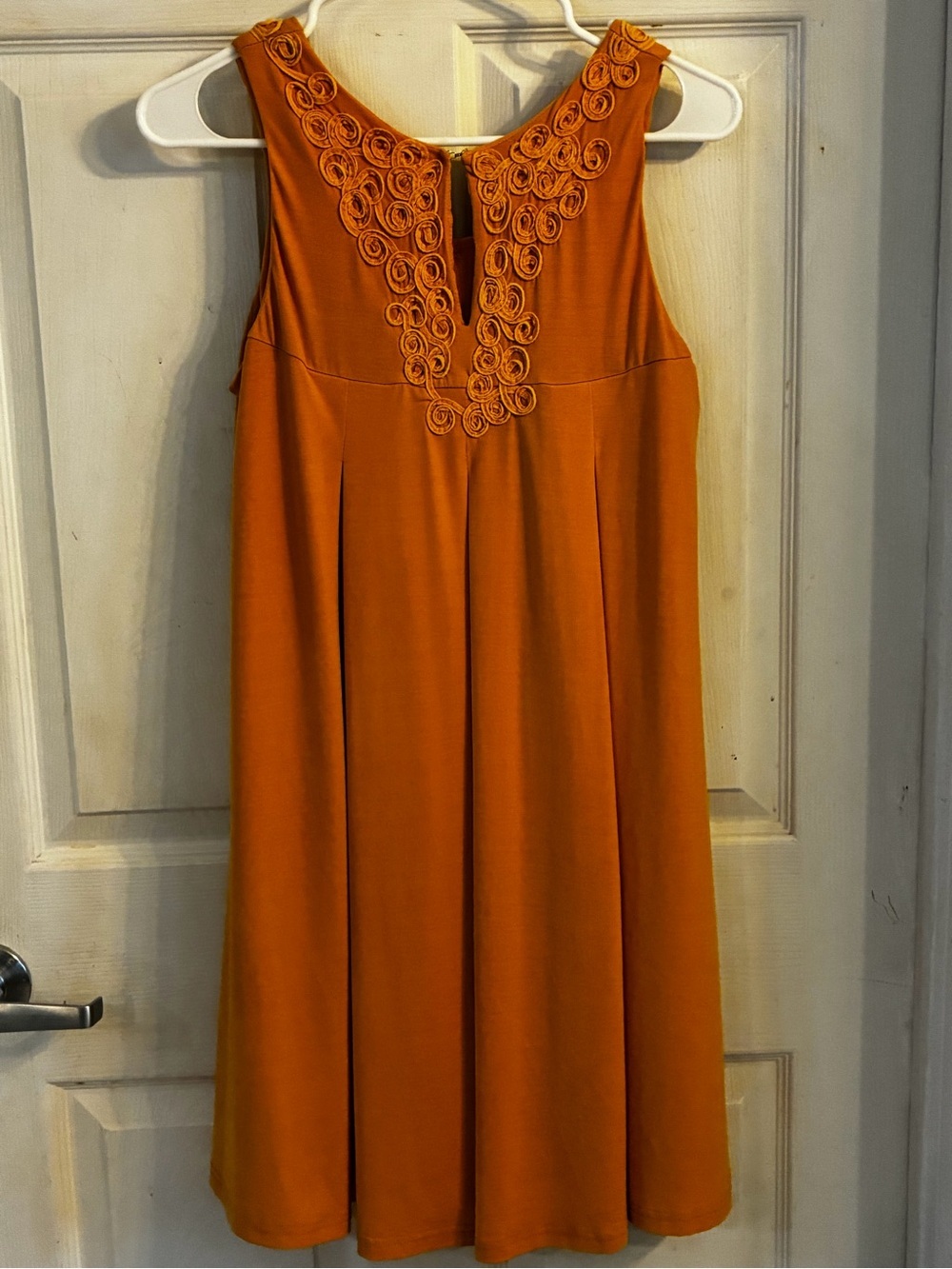Loalde Woman’s Mustard Yellow Sleeveless shift Dress, Size: 4 - Picture 4 of 12
